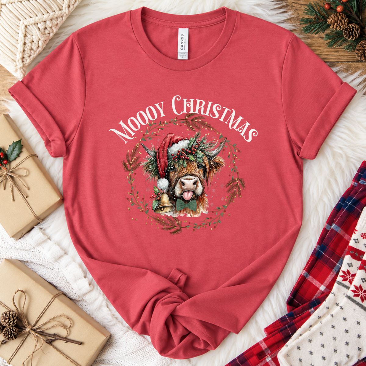 MOOOY Christmas Highland Cow T-Shirt - Vintage Red