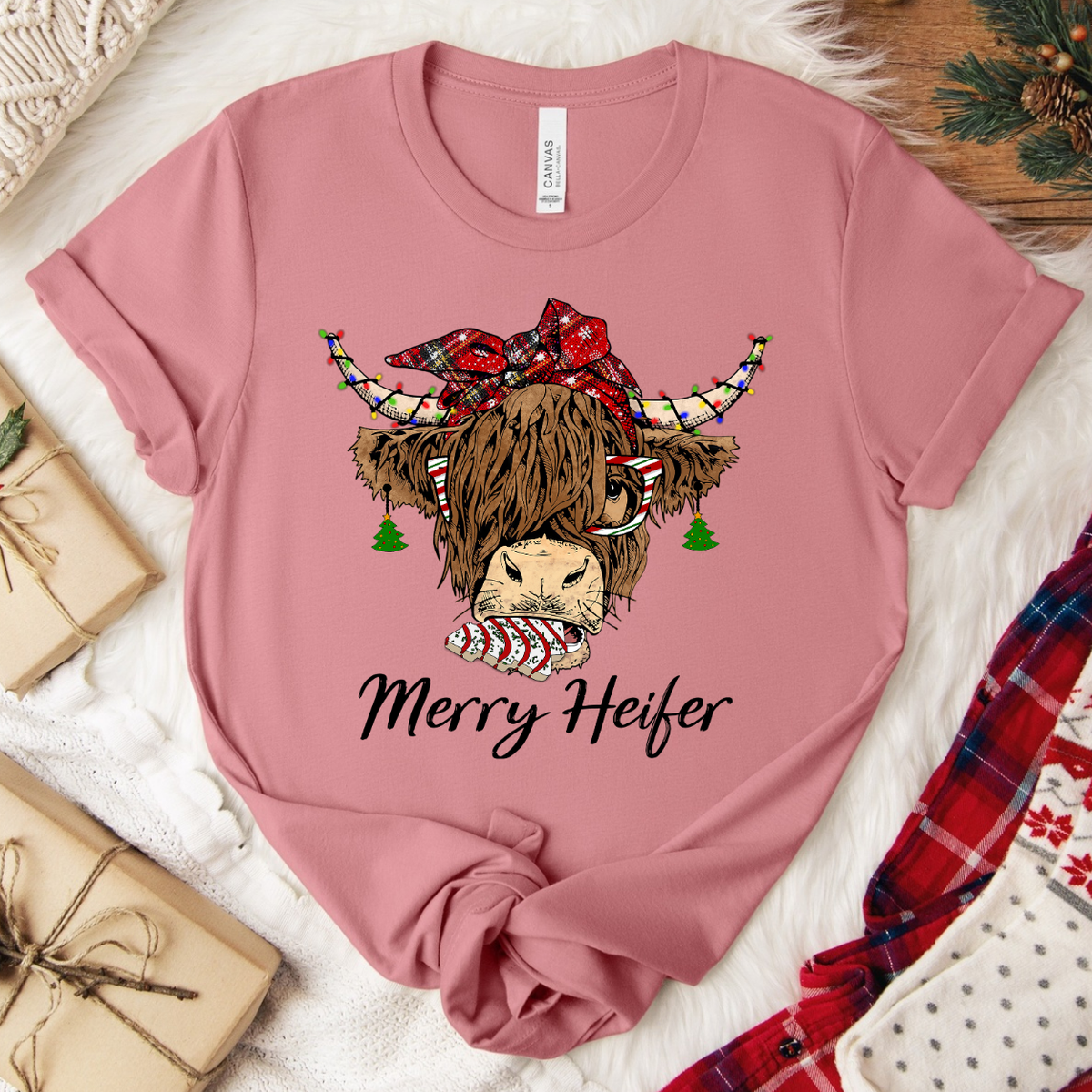 Merry Heifer Highland Cow Christmas T-Shirt - Mauve